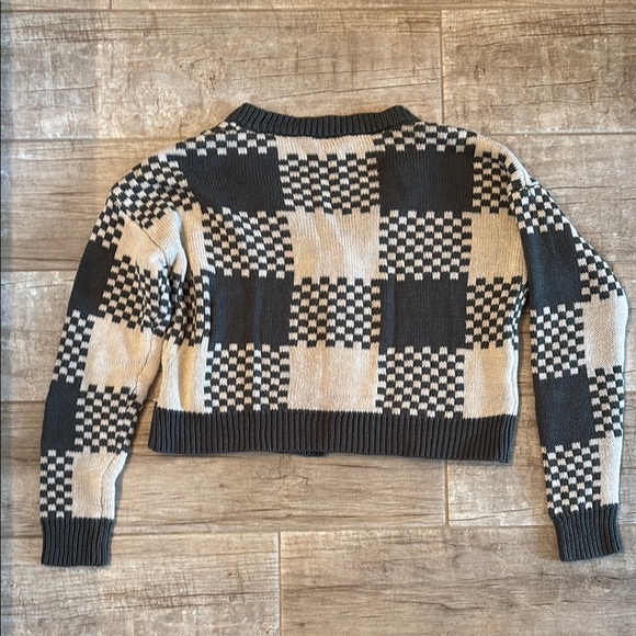 No Boundaries Checkered Black and Cream Women's Sweater - Picture 3 of 3